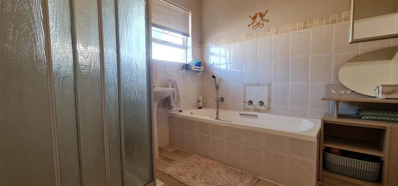 4 Bedroom Property for Sale in Country Club Western Cape